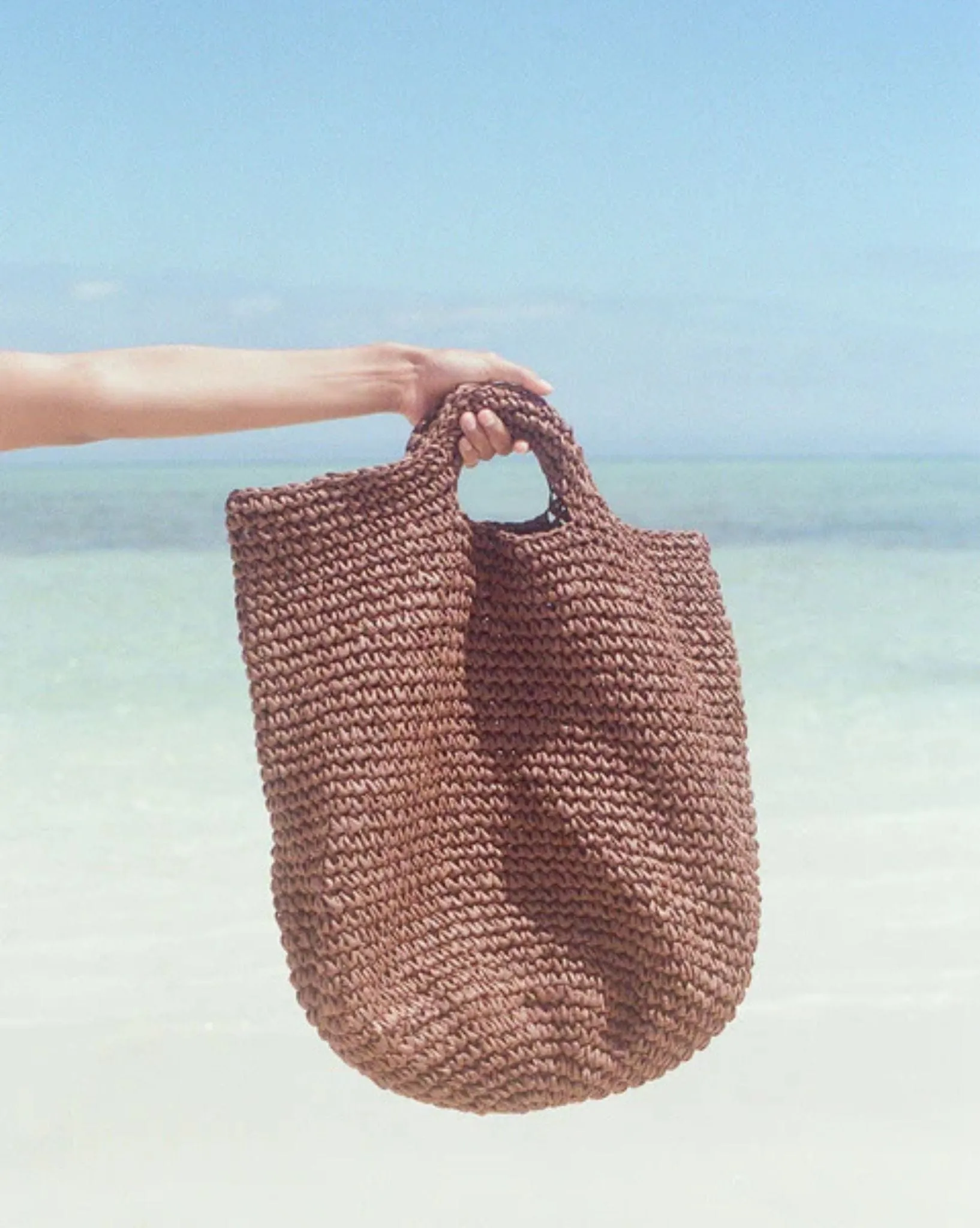 Round Straw Bag - Walnut